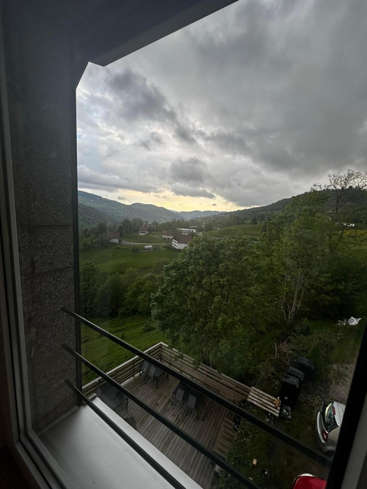 Les Chalets Bambi & Jacuzzi Privatif La Bresse Rum bild