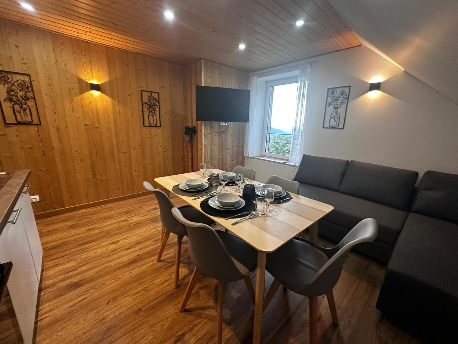 Les Chalets Bambi & Jacuzzi Privatif La Bresse Rum bild