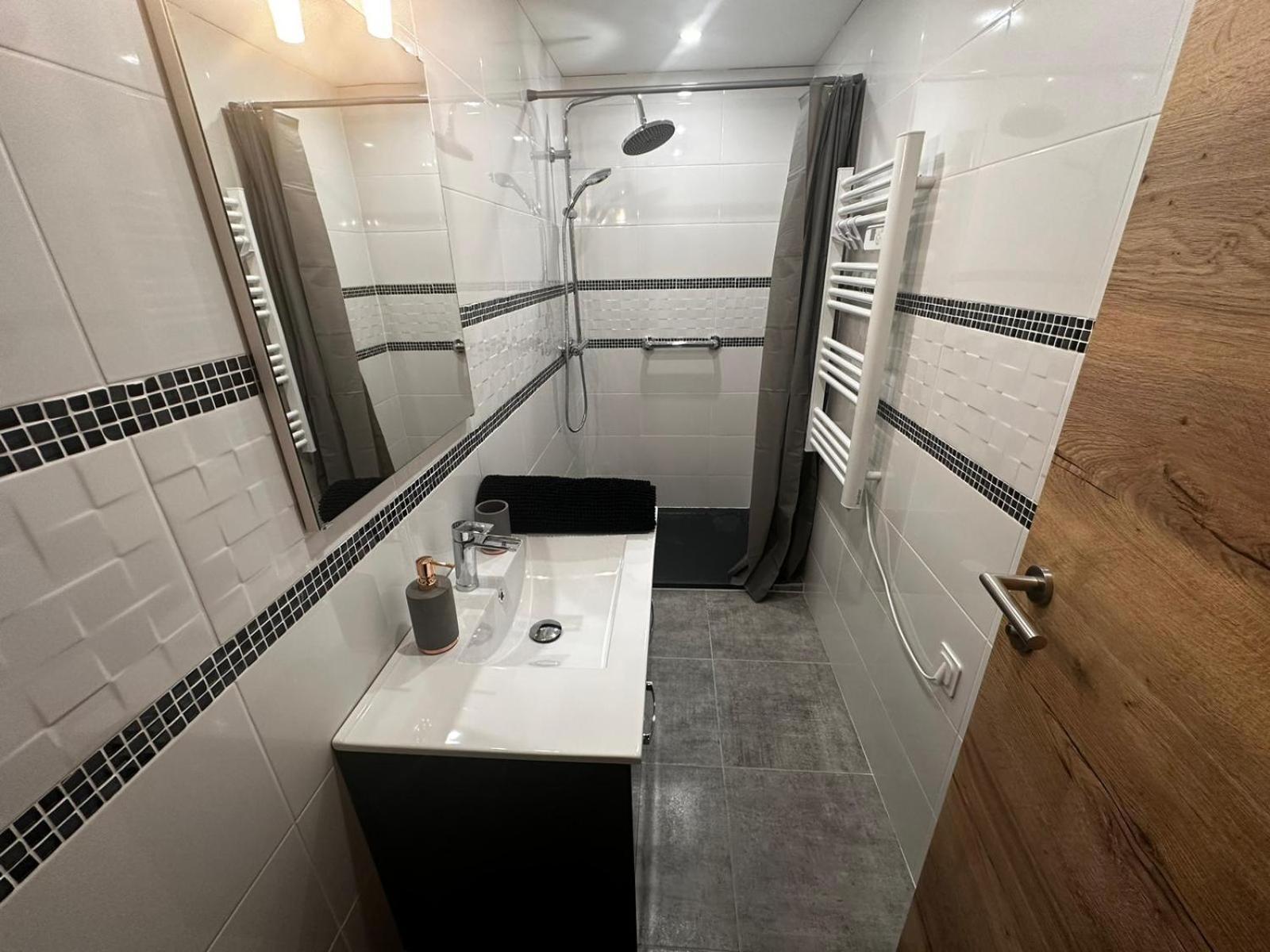 Les Chalets Bambi & Jacuzzi Privatif La Bresse Rum bild
